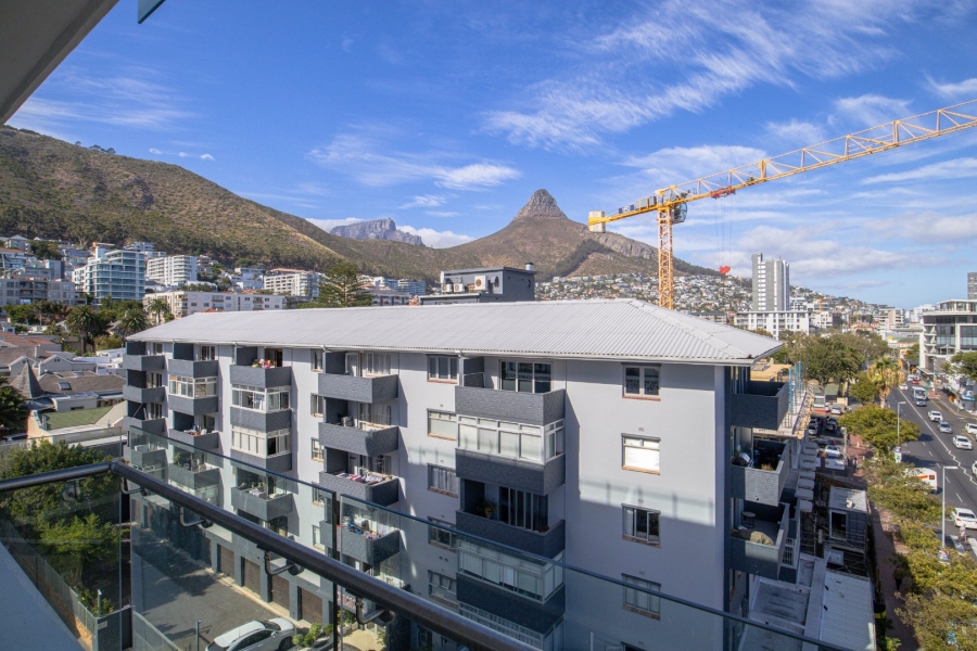  Bedroom Property for Sale in Sea Point Western Cape